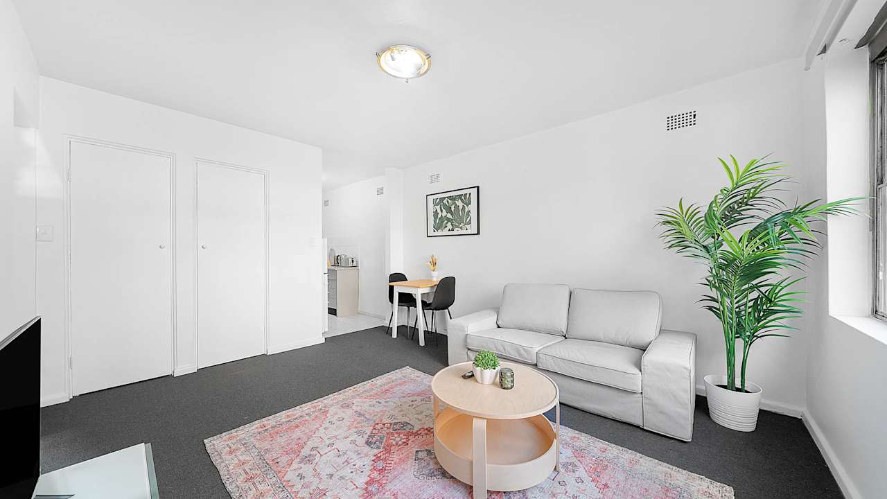 Whole property with 2 rooms for rent