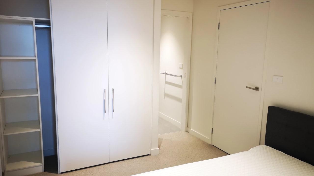 Furnished room with ensuite in a flatshare