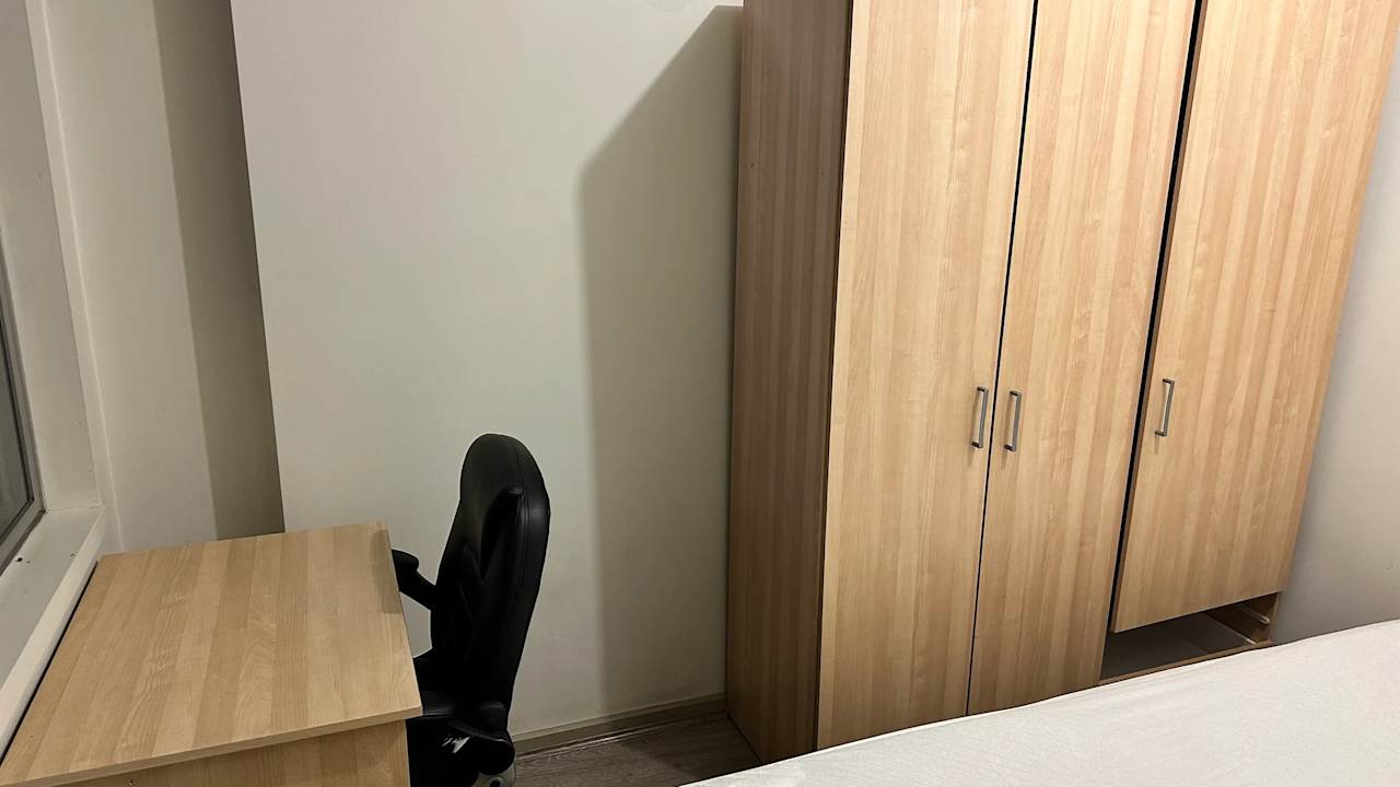 Furnished room in a flatshare