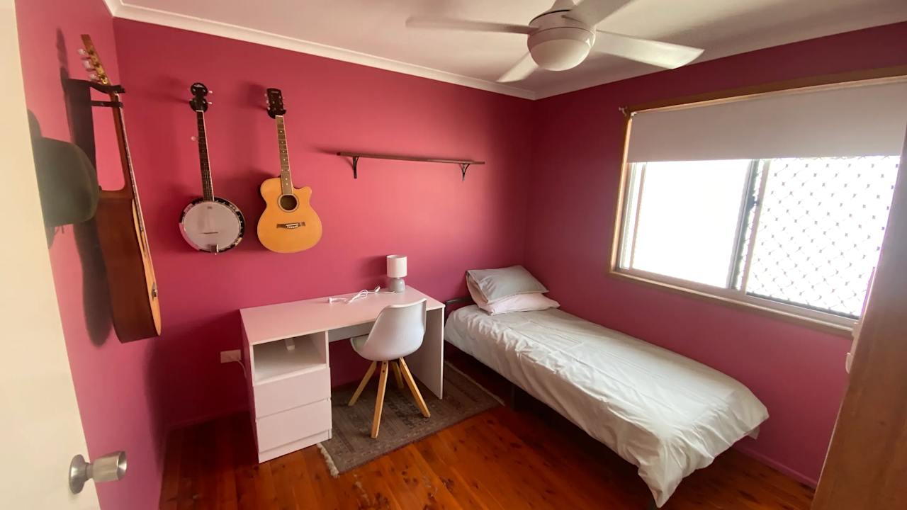 Furnished room in a share house