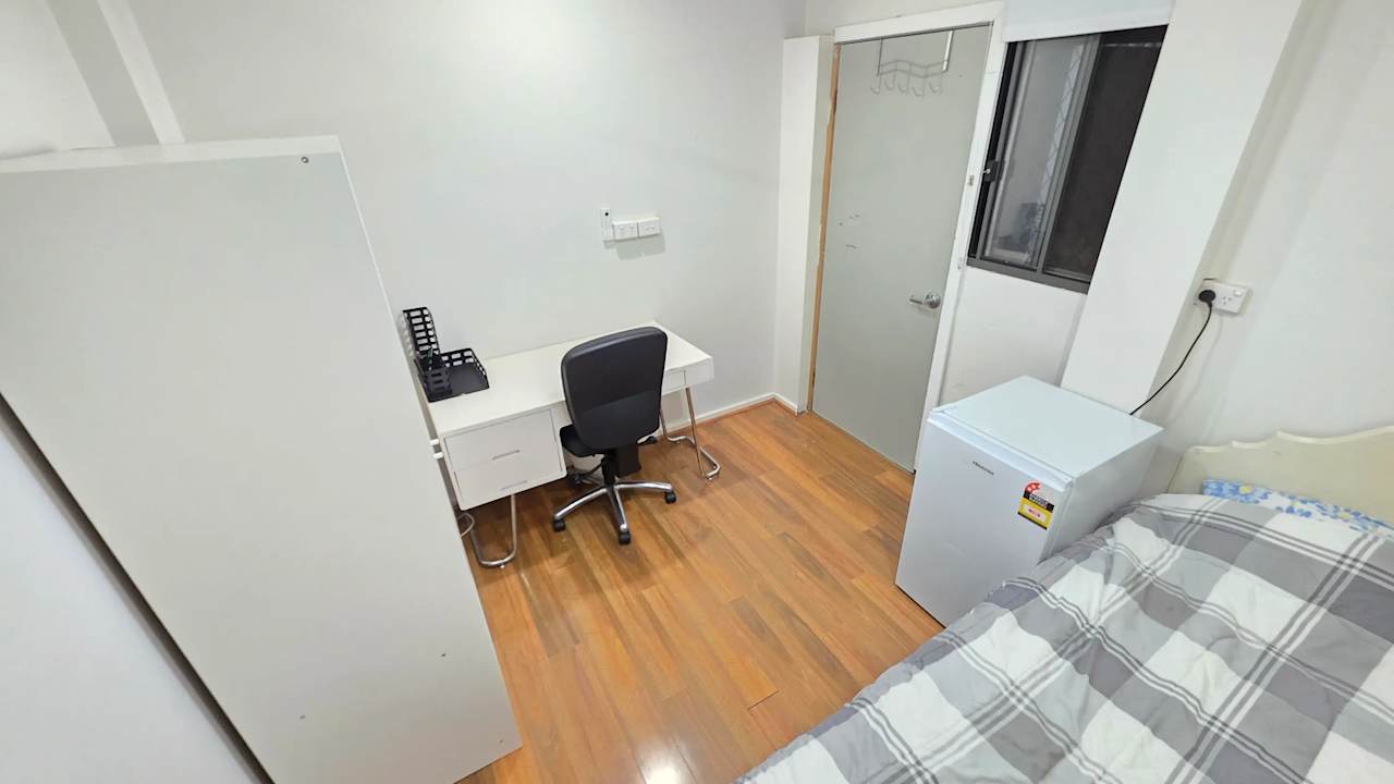 Furnished room in a share house