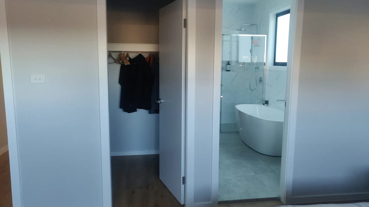 Room in a share house