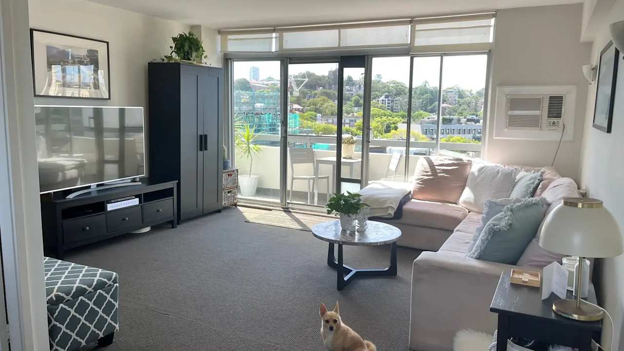 Unfurnished room in a flatshare