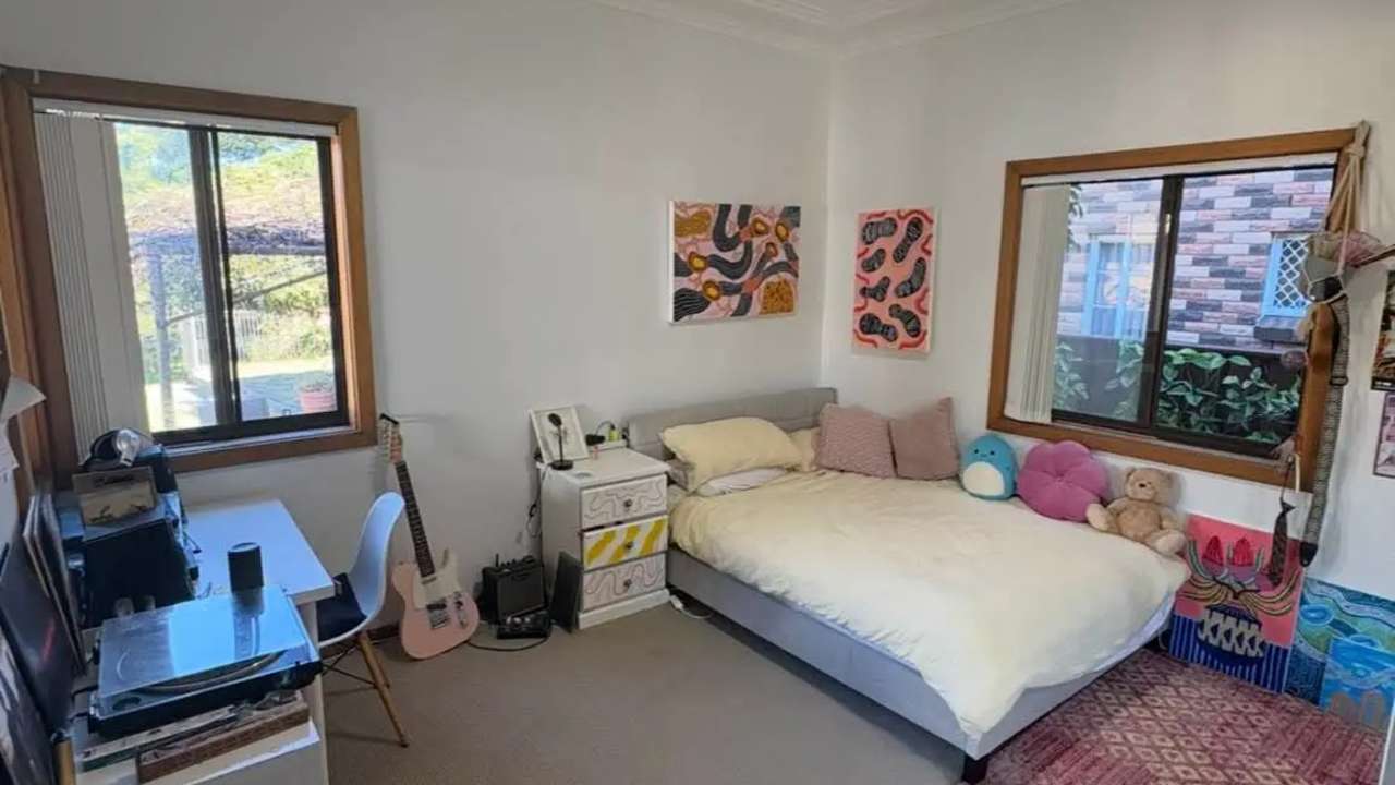 Room in a share house