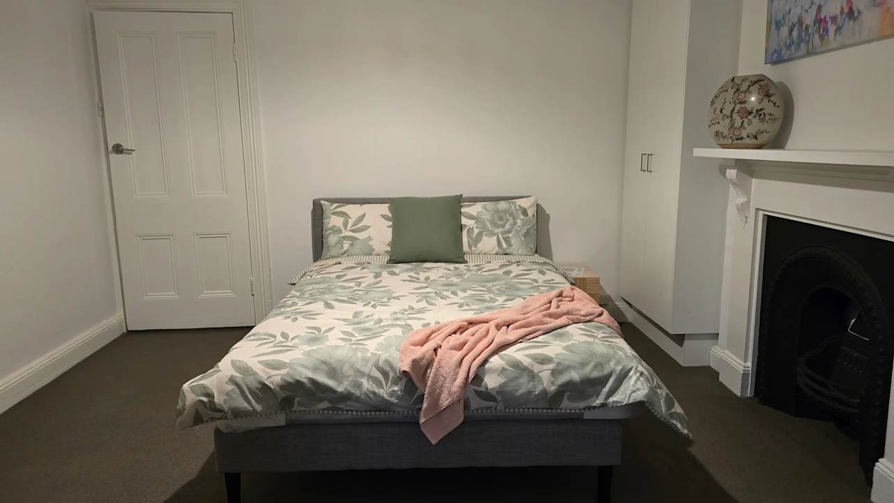 Furnished room in a share house