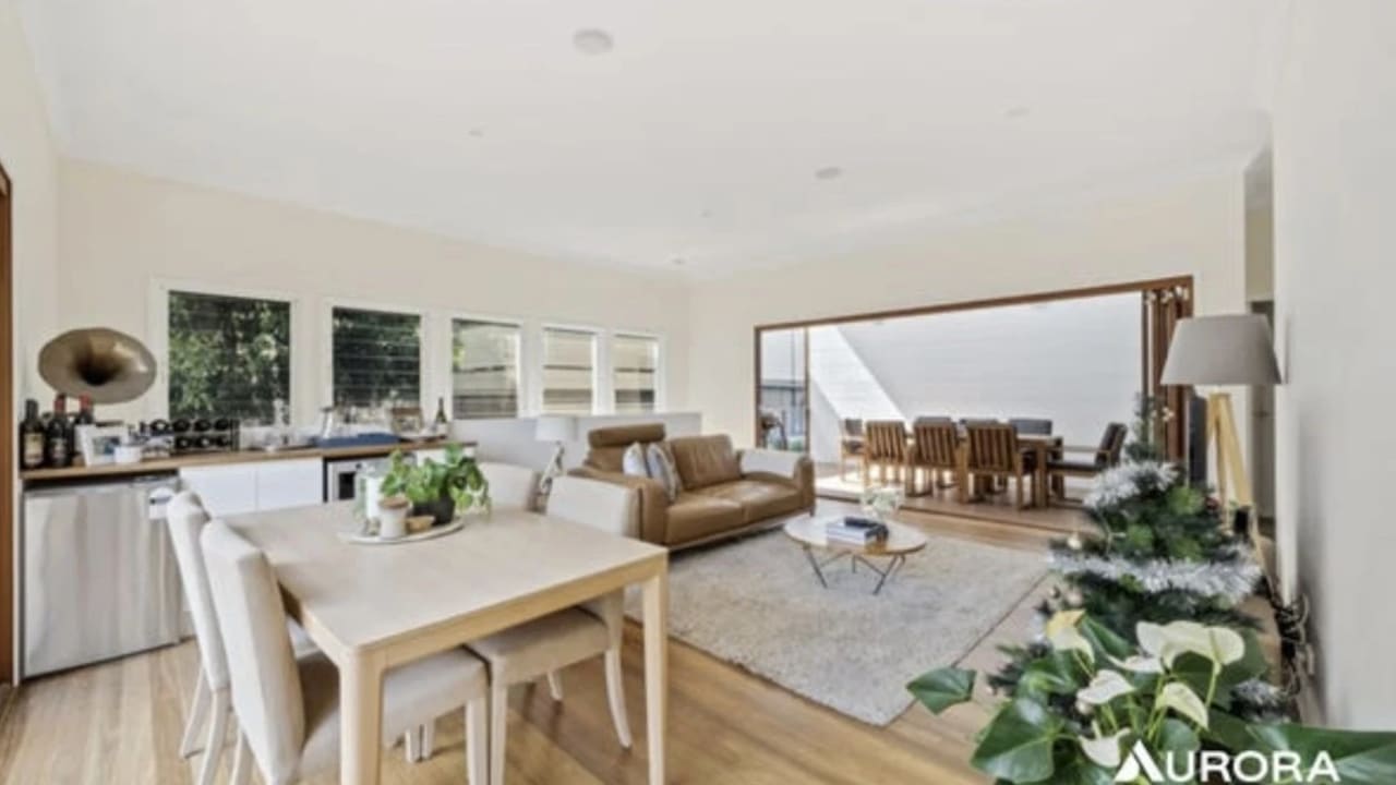Unfurnished room in a flatshare