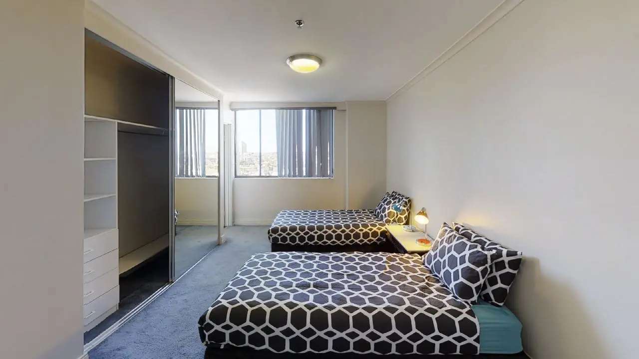 Furnished room with ensuite in a flatshare