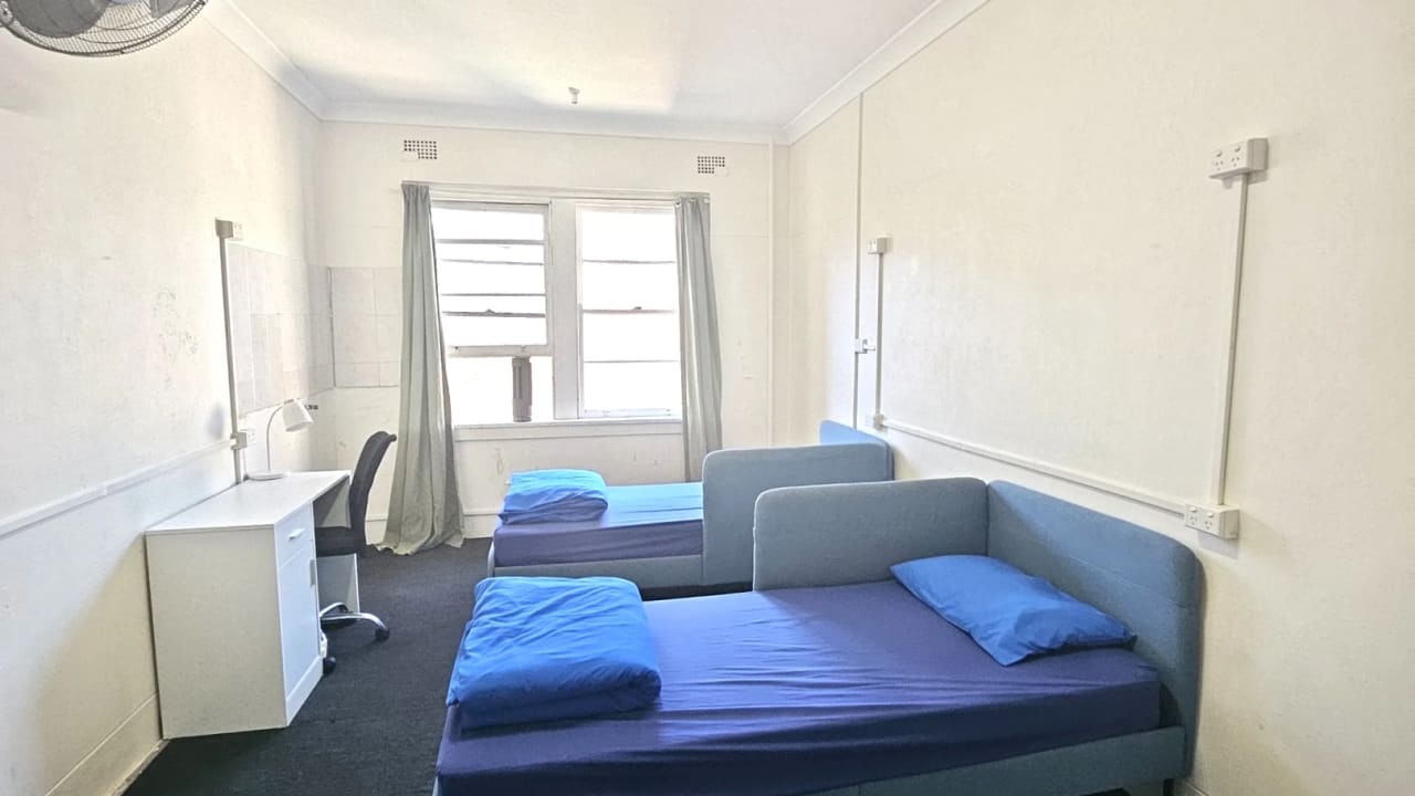 Furnished room in a flatshare