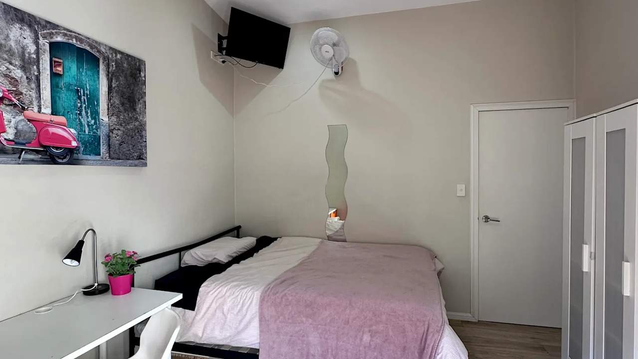 Furnished room in a share house
