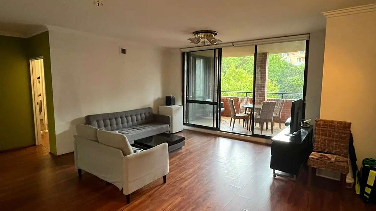 Furnished room in a flatshare