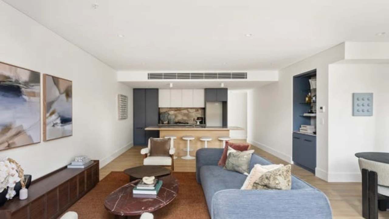 Unfurnished room with ensuite in a flatshare