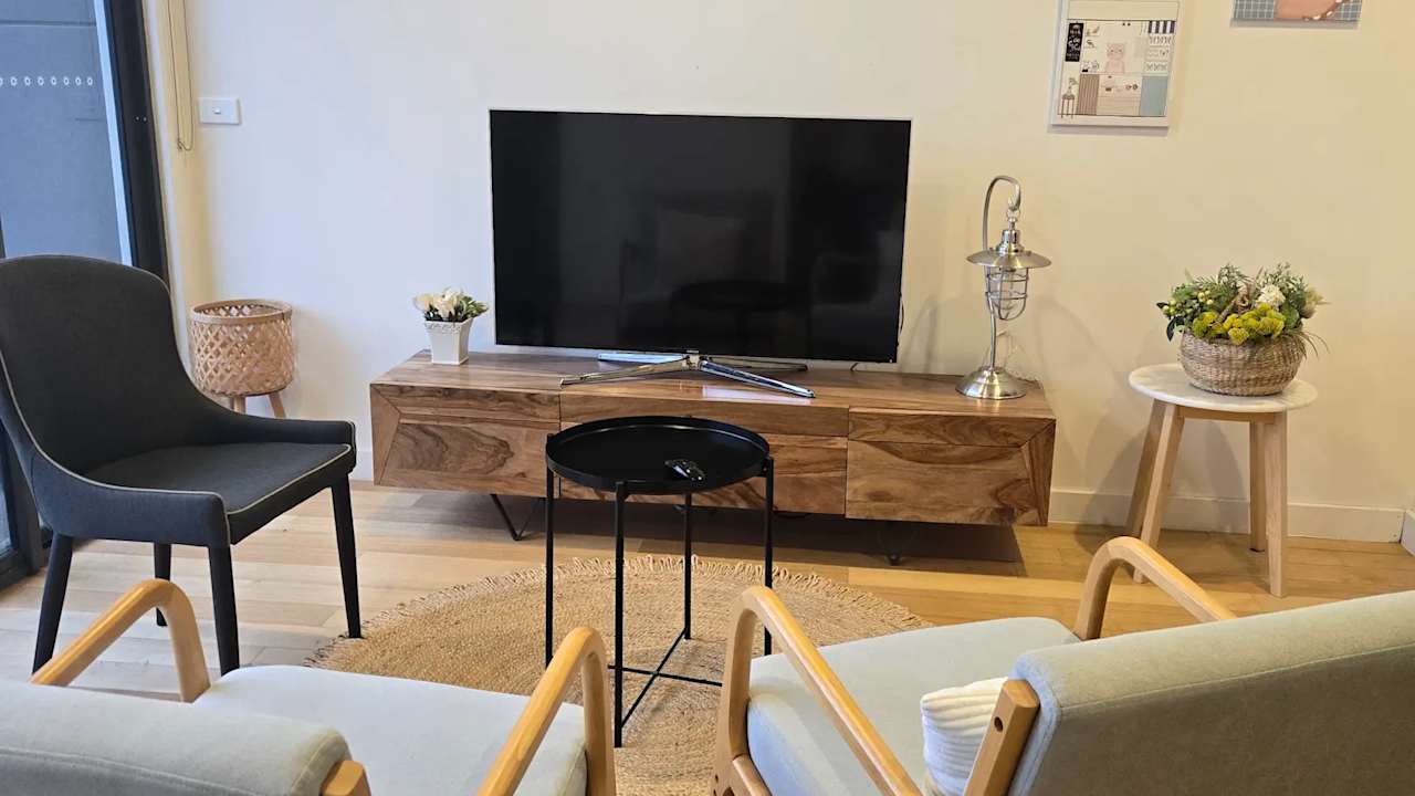 Furnished room with own bathroom