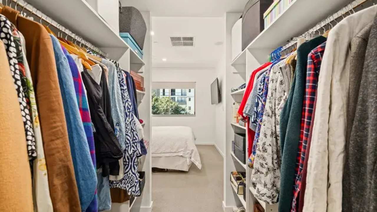 Unfurnished room with ensuite in a flatshare