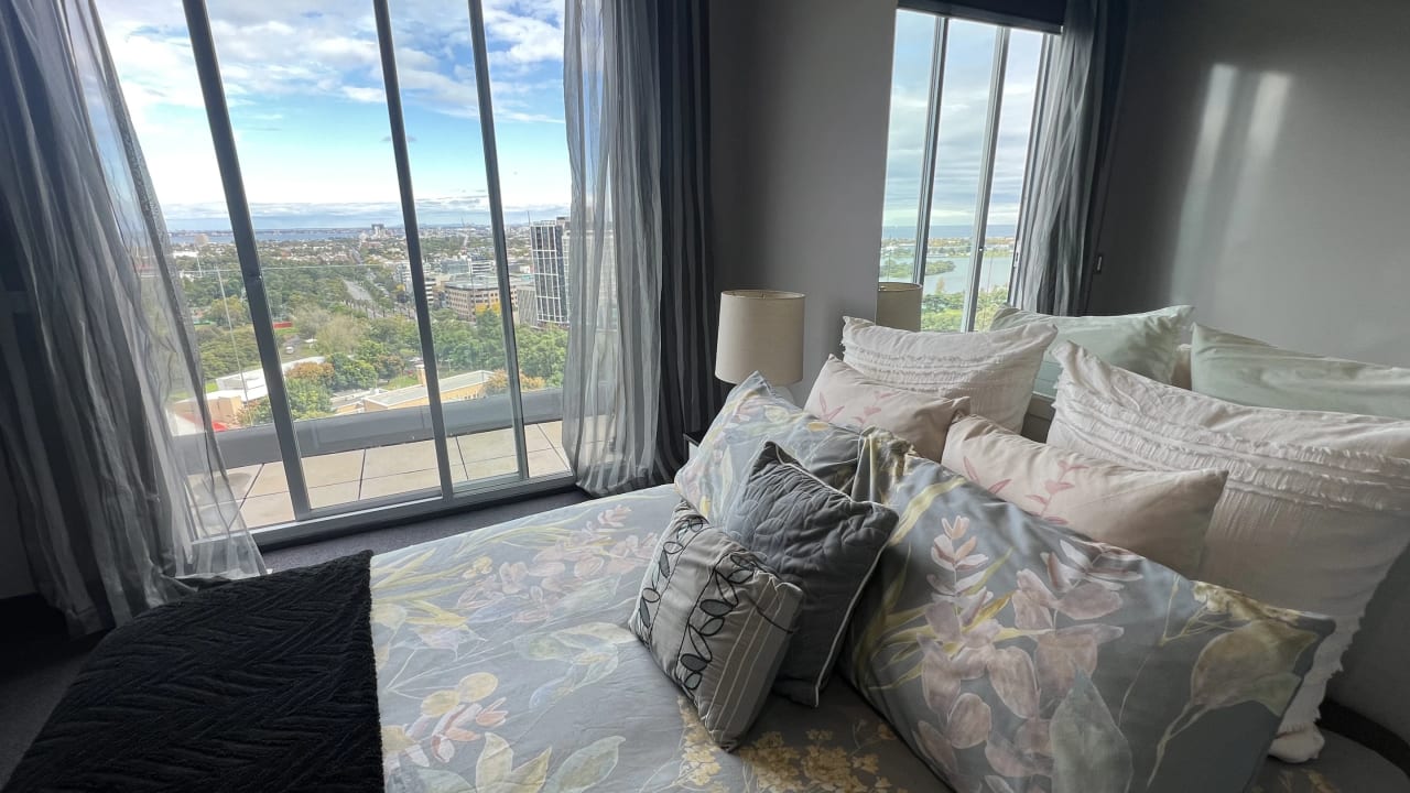 Furnished room with ensuite in a flatshare