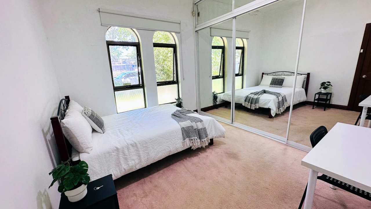 Furnished room in a share house