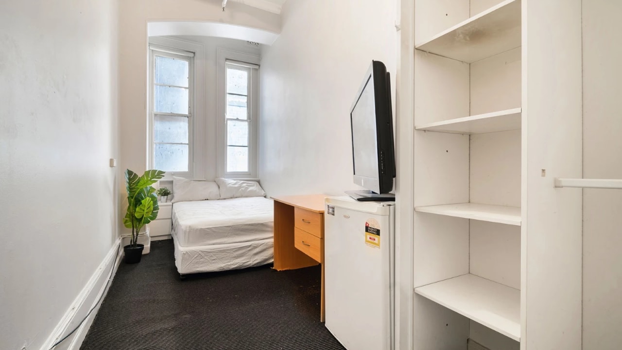 Furnished room in a share house