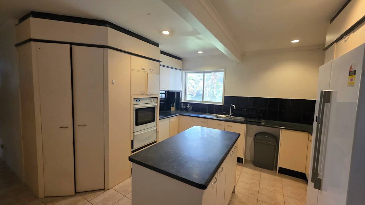 Whole property with 5 rooms for rent