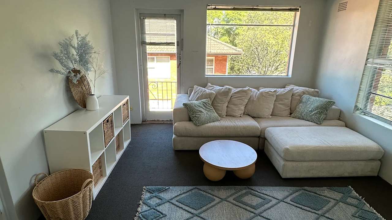 Whole property with 2 rooms for rent
