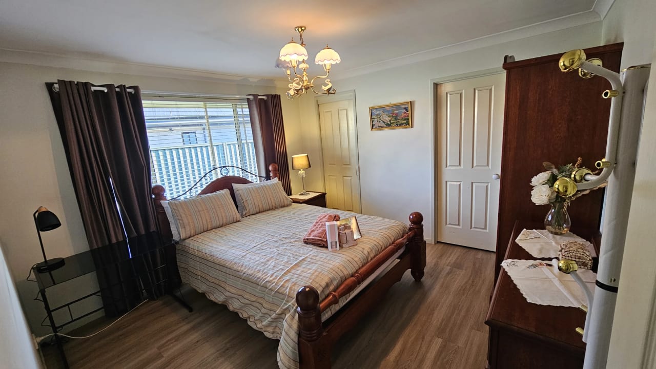 Room with ensuite in a share house