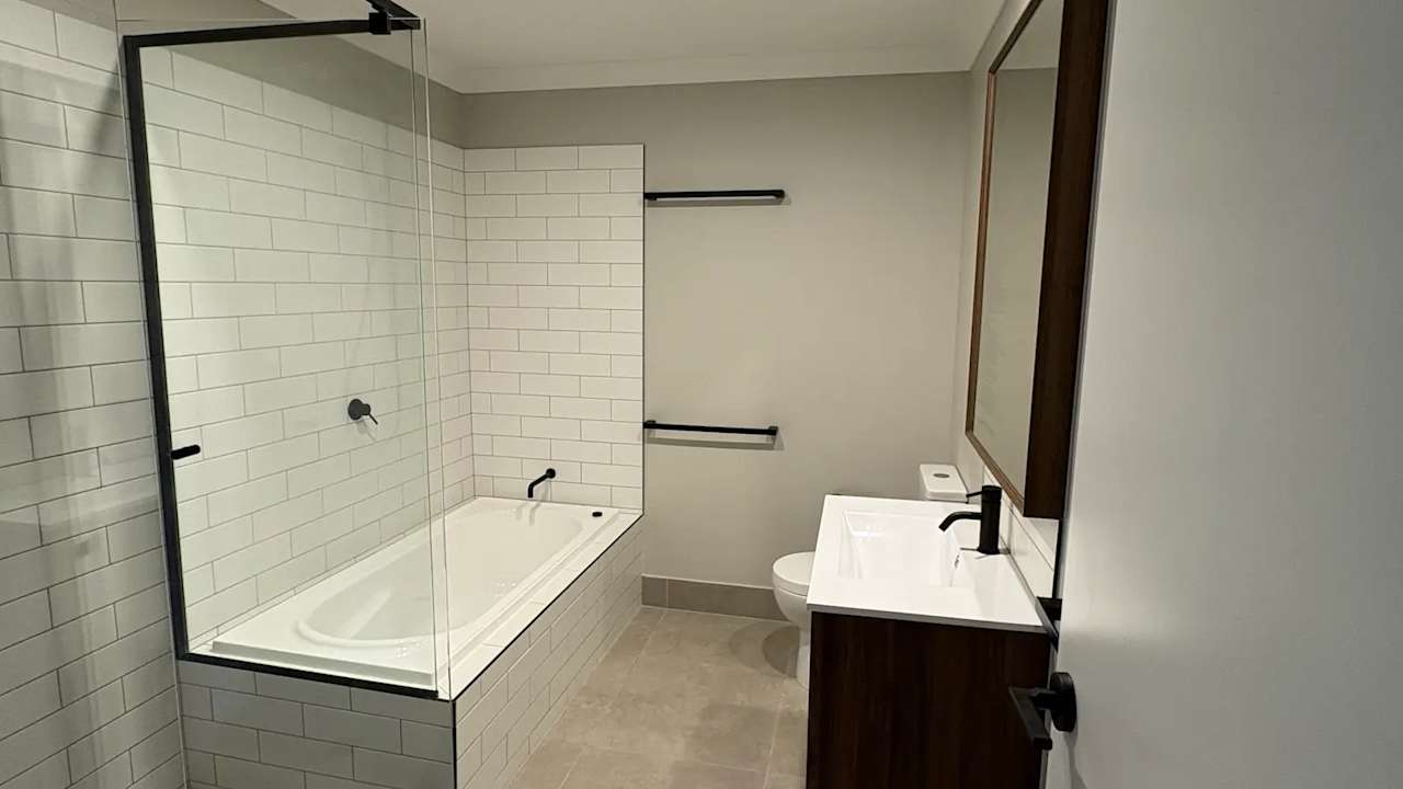 Furnished room with own bathroom