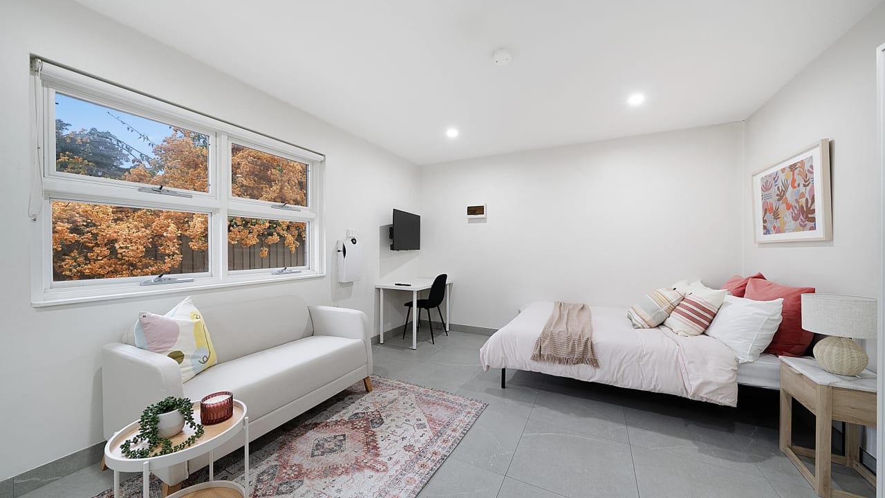 Room studio flat for rent