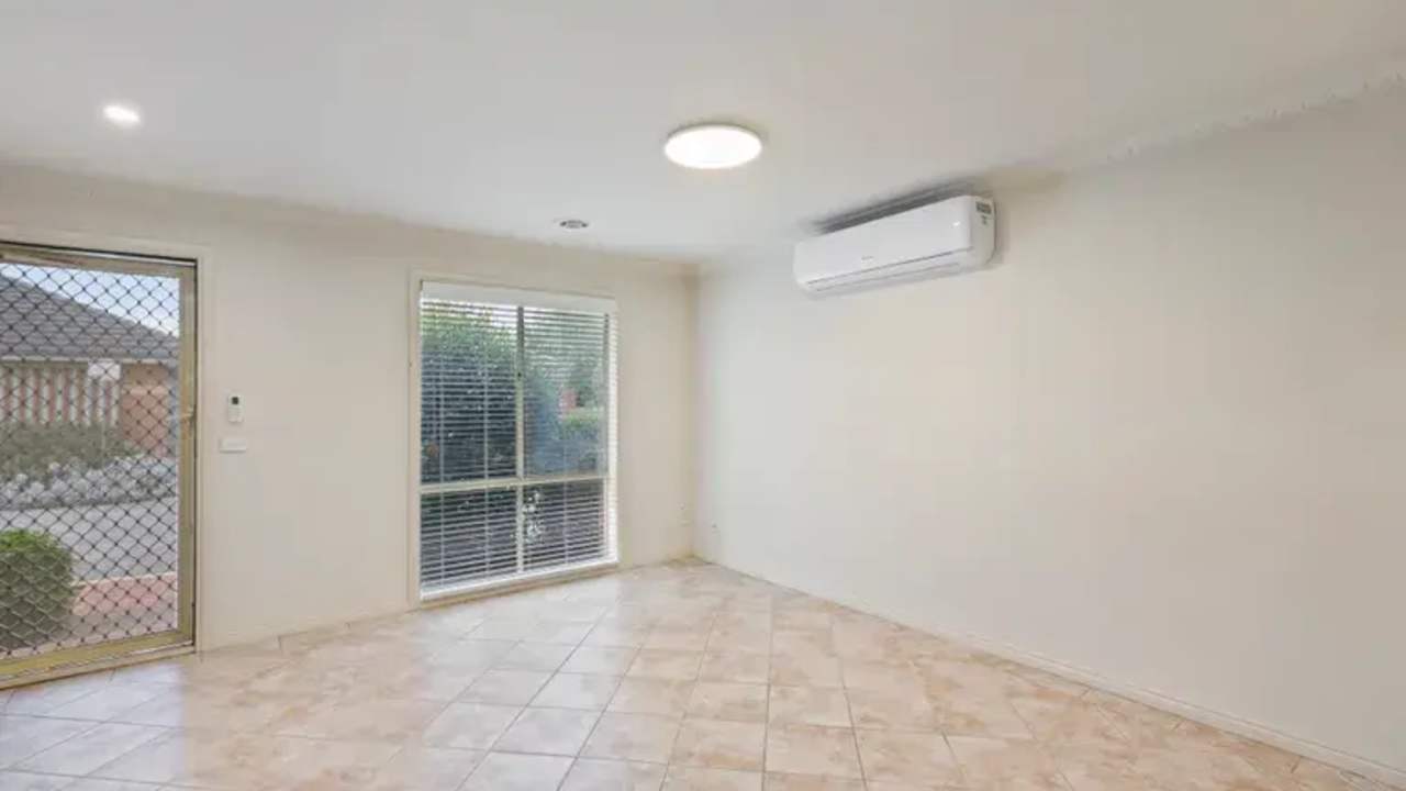 Whole property with 2 rooms for rent