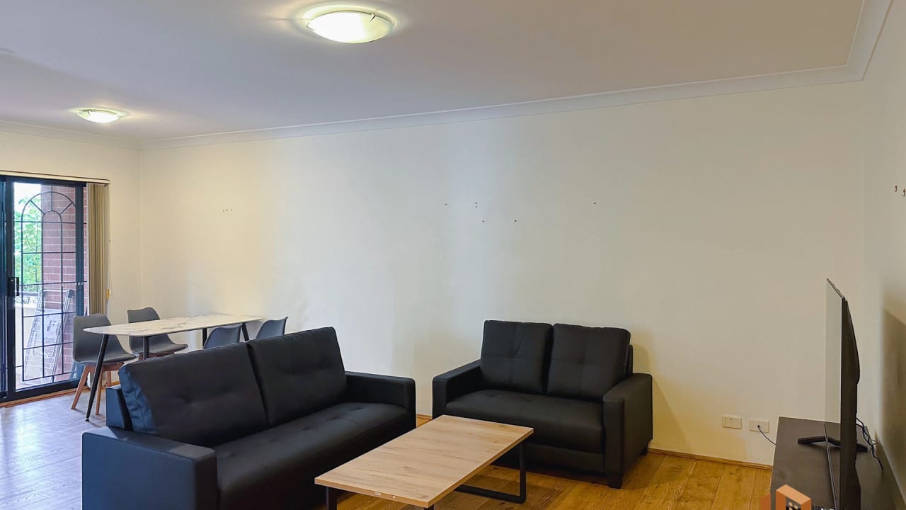 Furnished room with ensuite in a flatshare