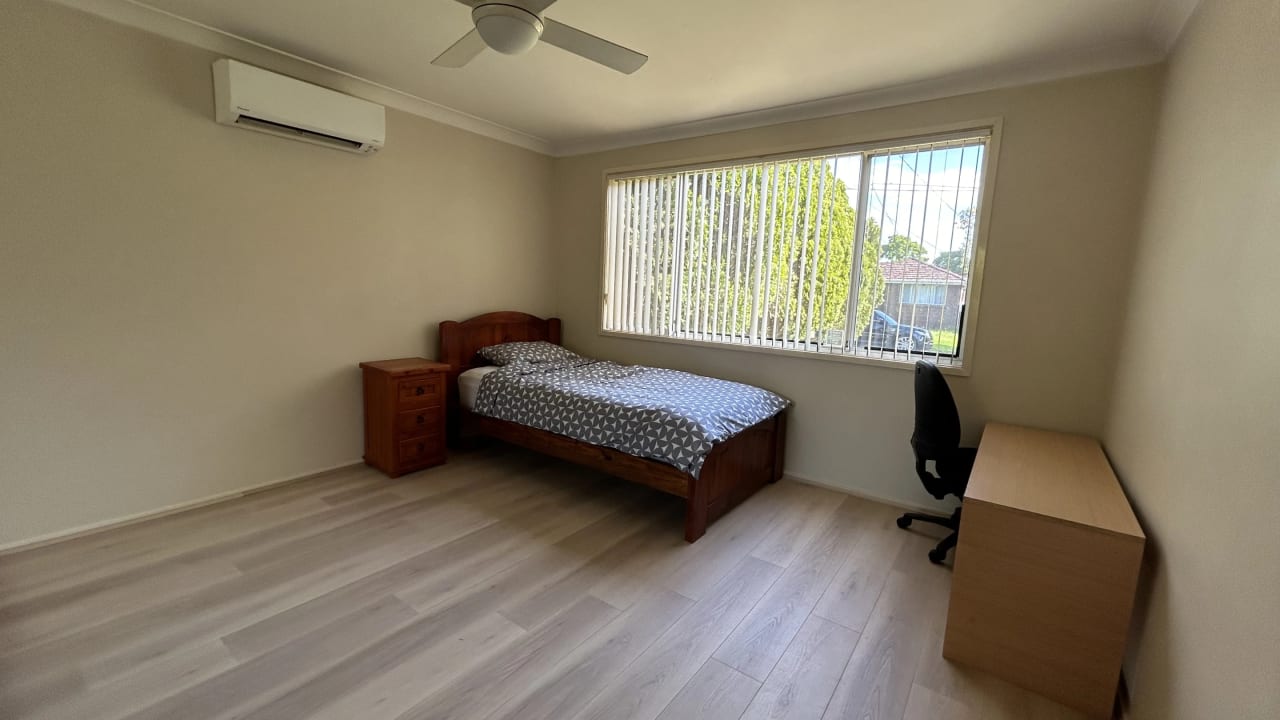 Furnished room in a share house