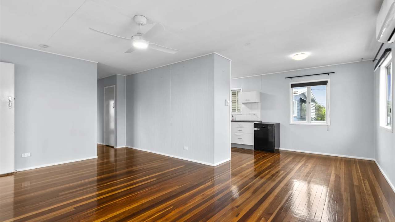 Whole property with 3 rooms for rent
