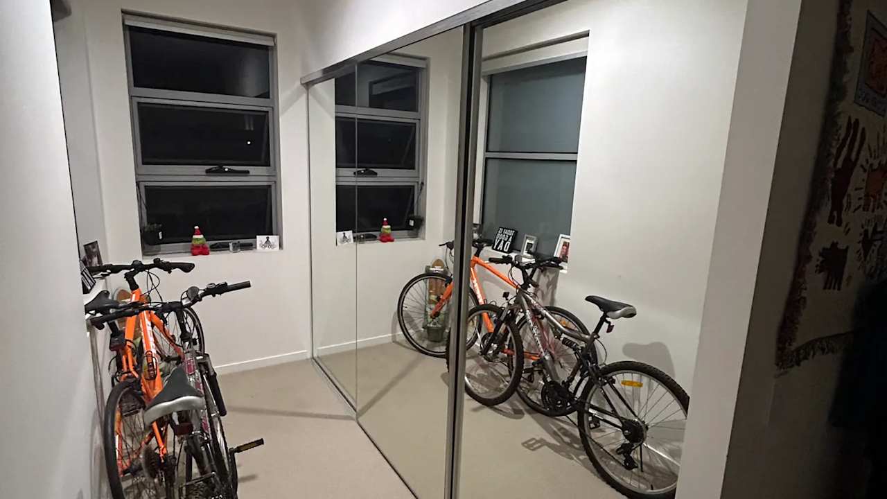 Furnished room with own bathroom