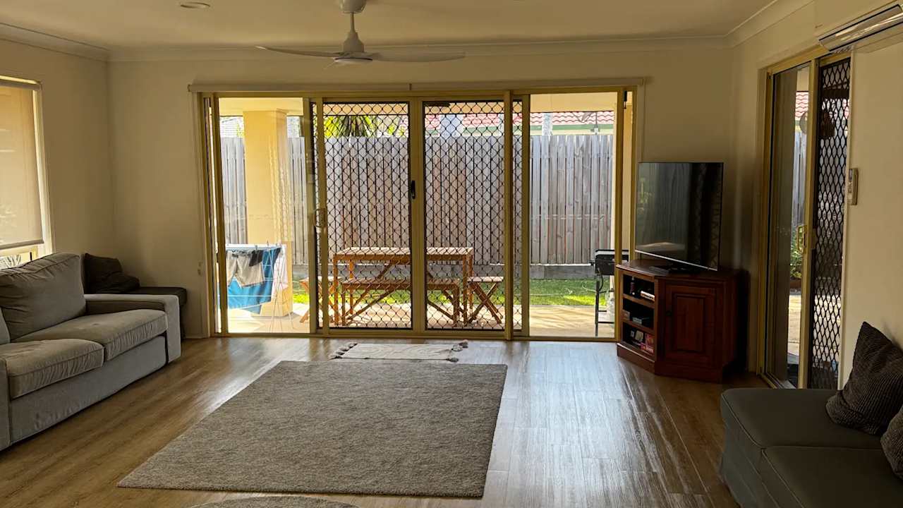 Whole property with 3 rooms for rent