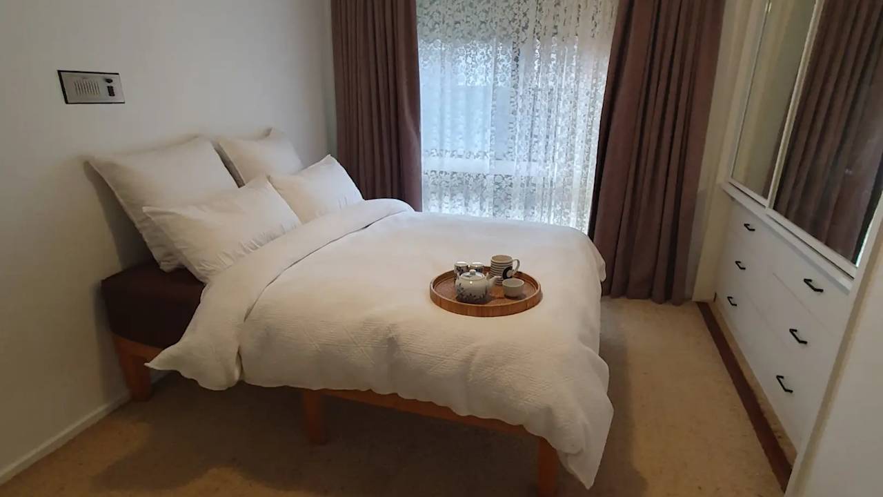 Room in a share house