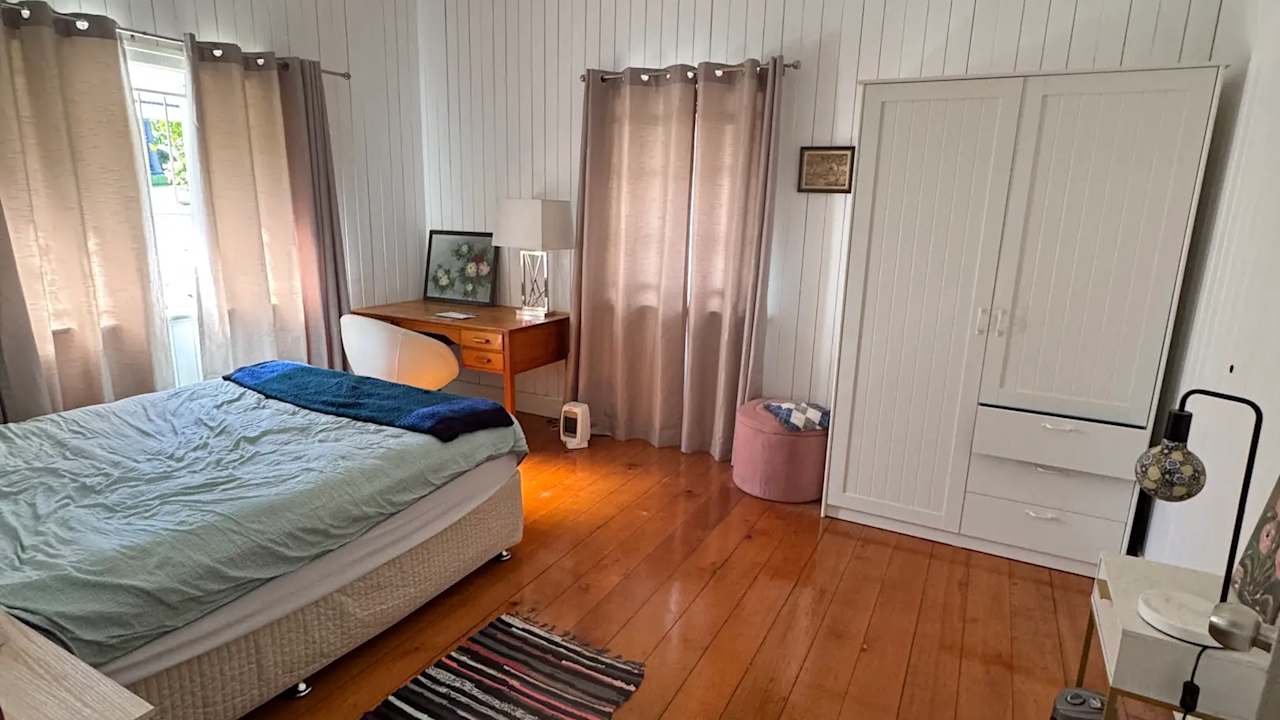 Room in a share house