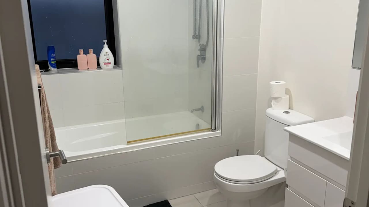 Unfurnished room with own bathroom