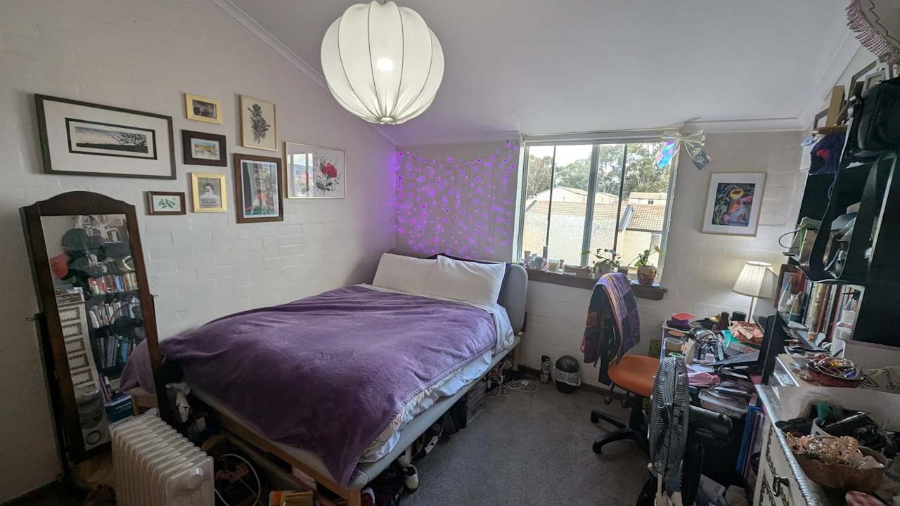 Unfurnished room in a flatshare