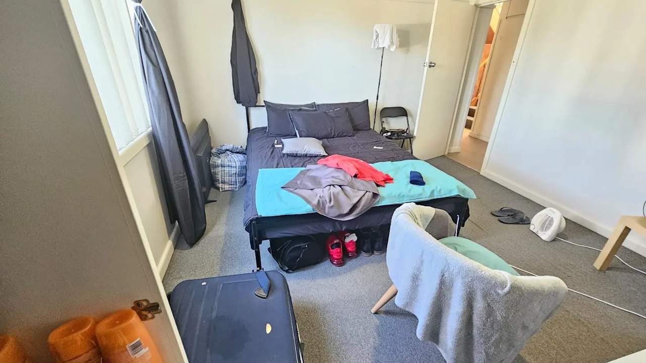 Furnished room in a share house