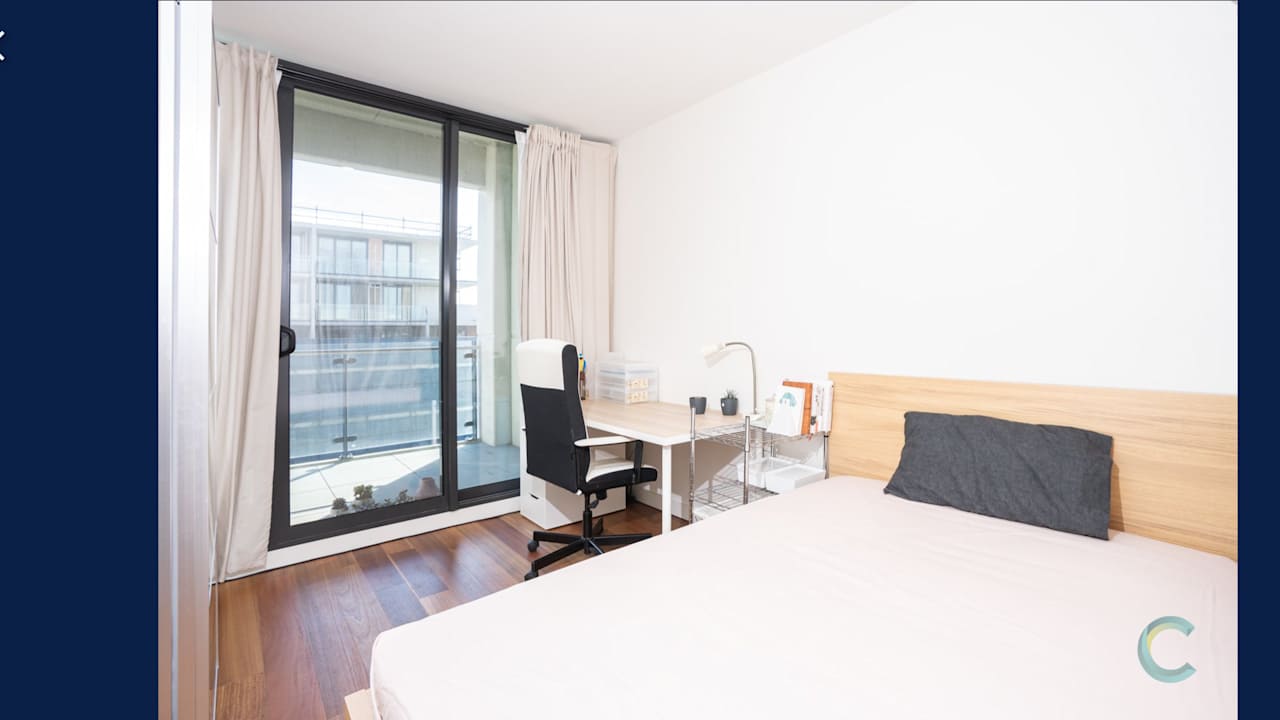 Unfurnished room in a flatshare
