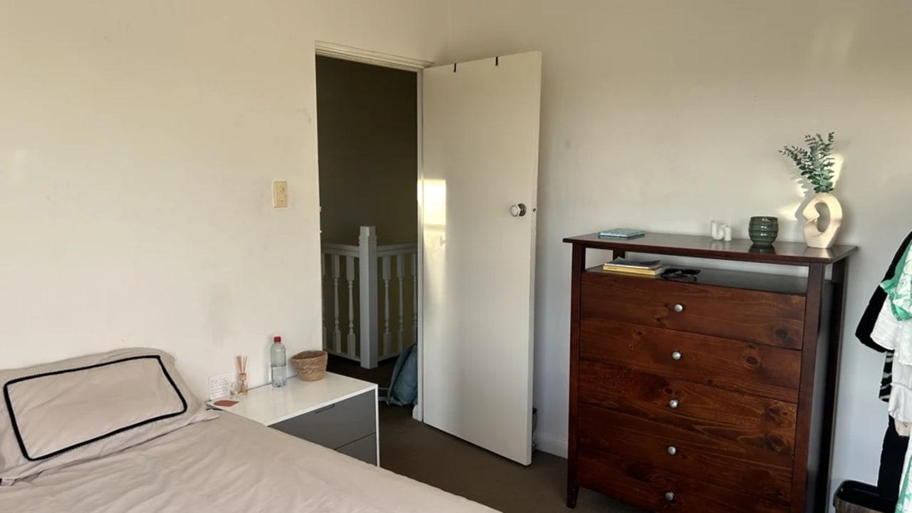 Room in a share house