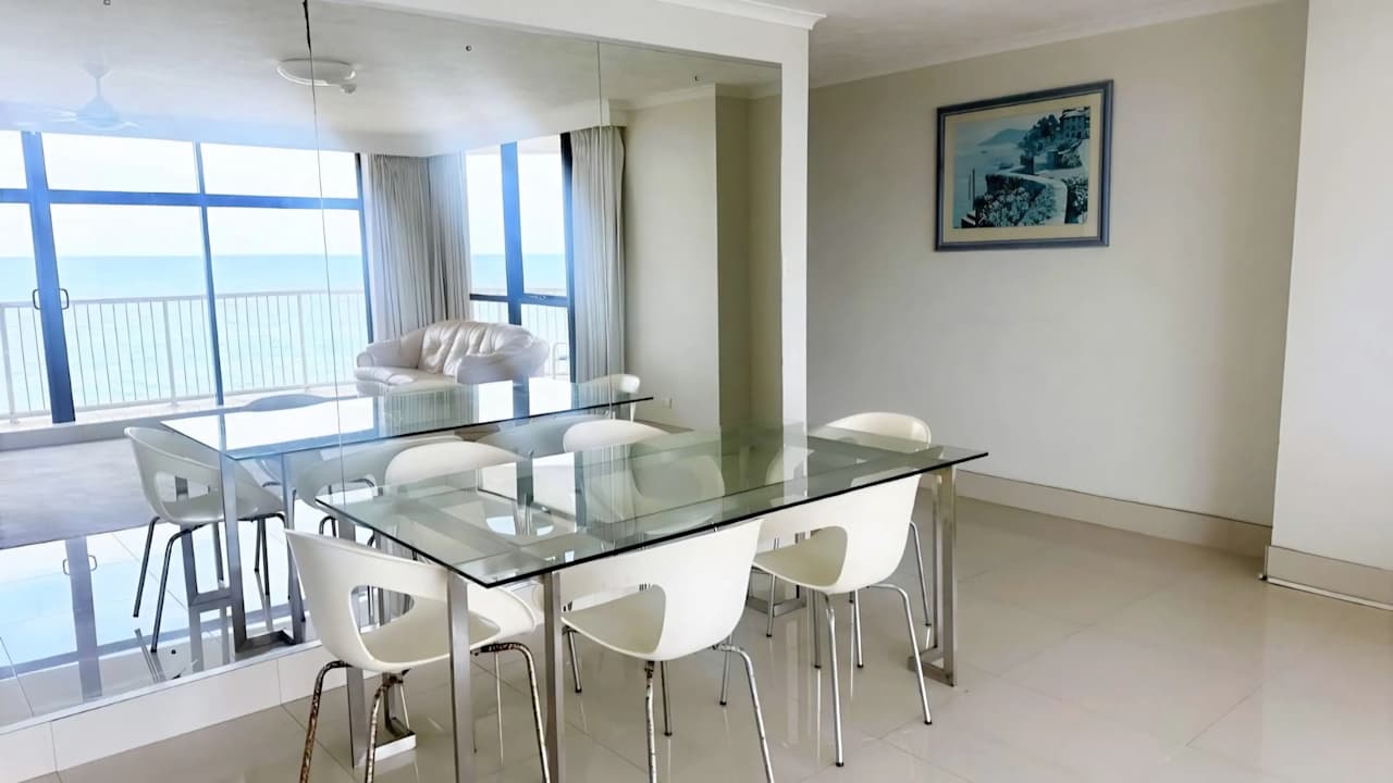 Furnished room with ensuite in a flatshare