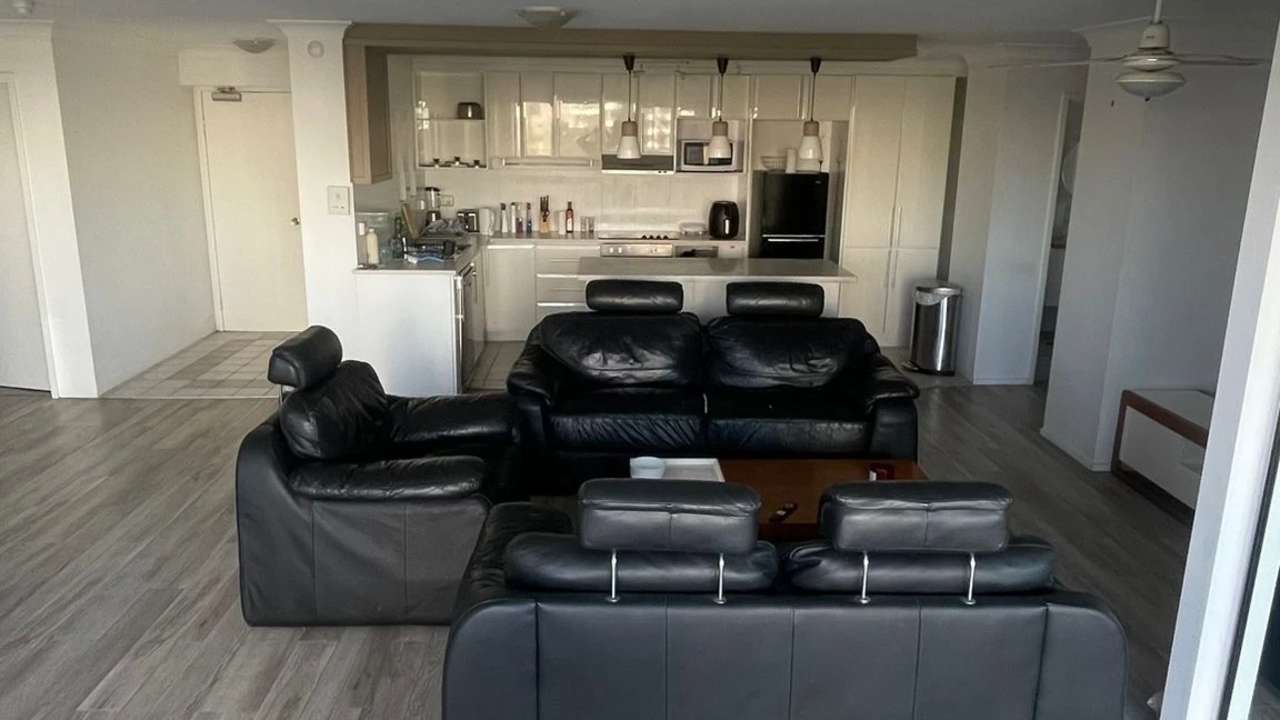 Furnished room with ensuite in a flatshare