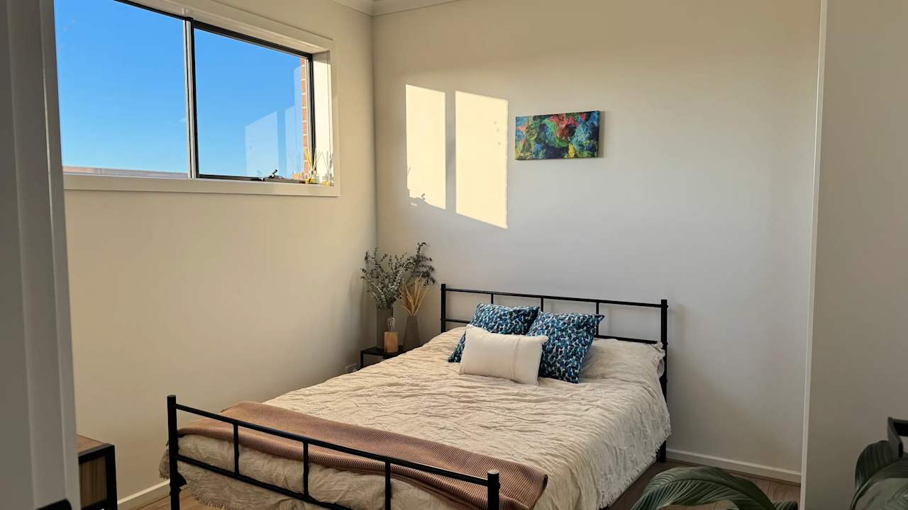 Furnished room in a flatshare