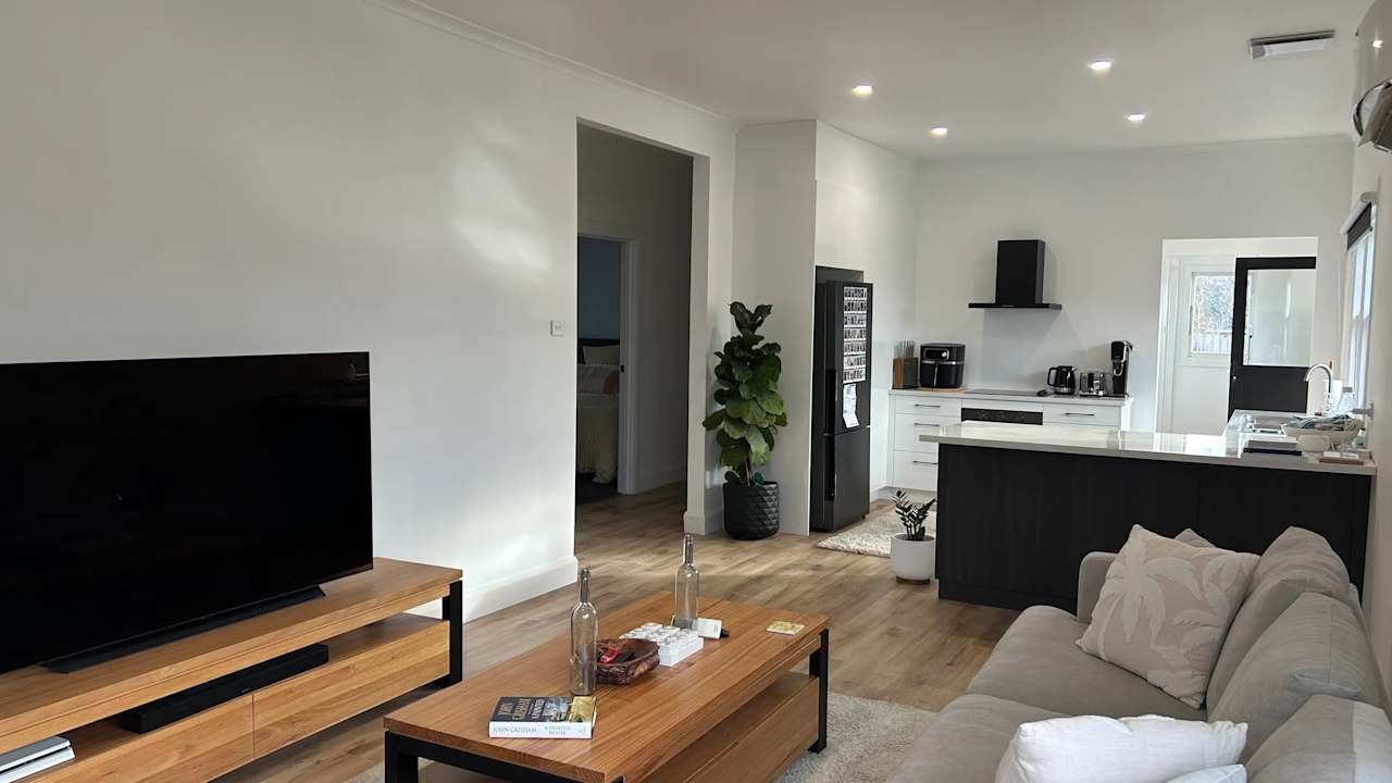 Whole property with 3 rooms for rent