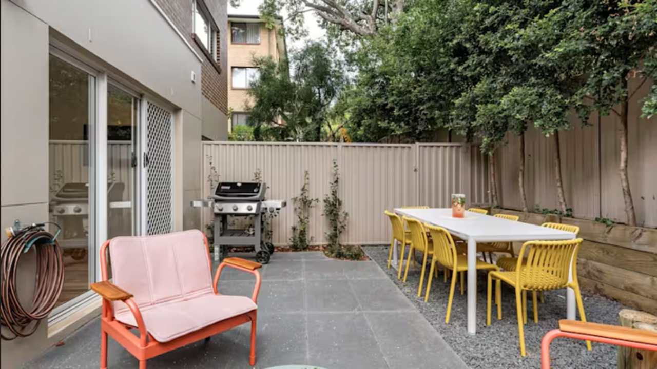 Furnished room studio flat for rent