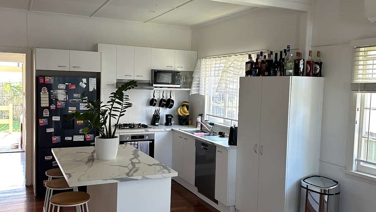 Room in a share house