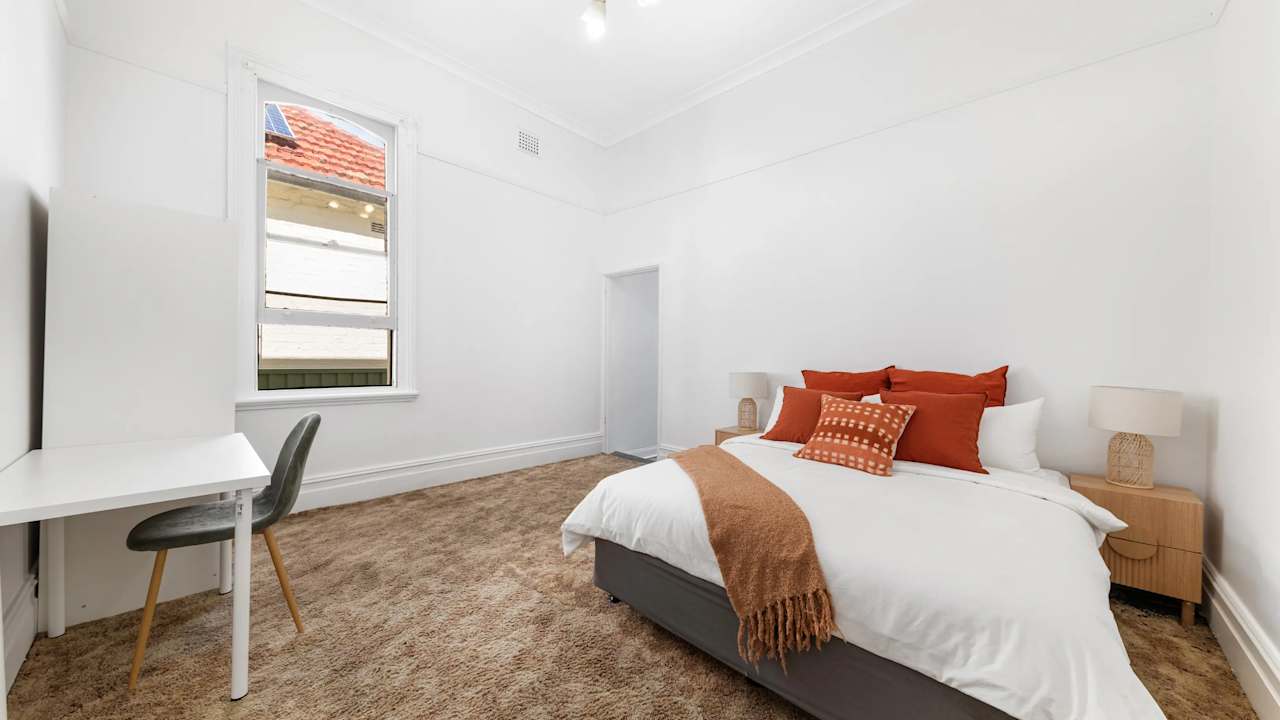 Room in a share house