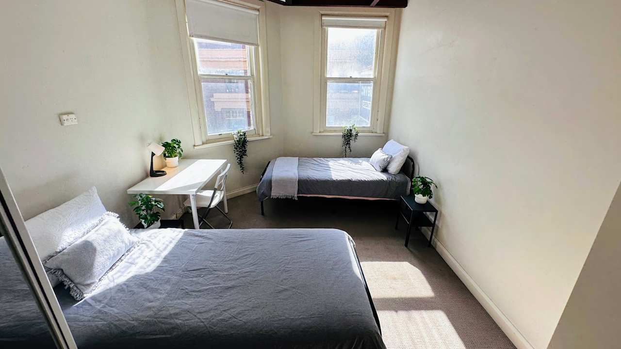 Furnished room in a flatshare