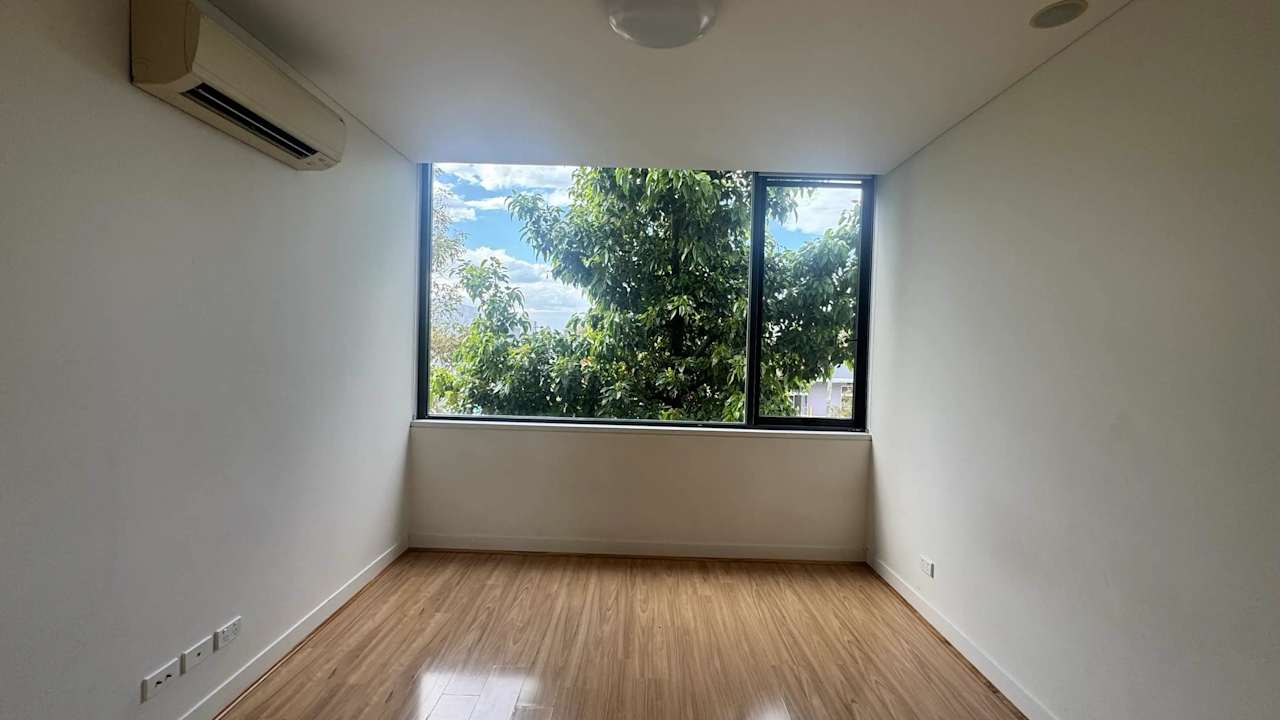 Furnished room with ensuite in a flatshare