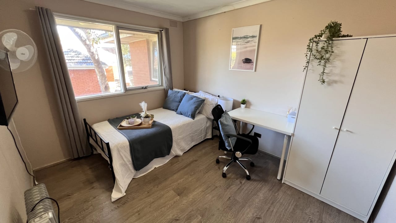 Furnished room in a share house