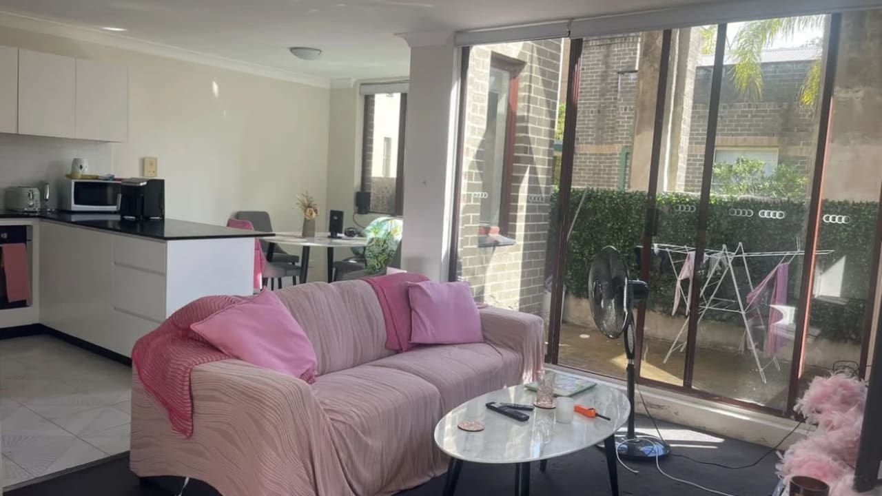 Furnished room in a flatshare