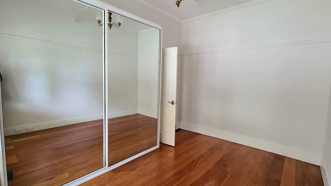 Room in a share house